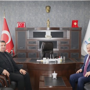 İl Müdürümüz Sayın Serdar Demirci Refahiye Belediye Başkanı Sayın Çakmak Paçacı’yı Makamında Ziyaret Etti. - fotoğraf 1