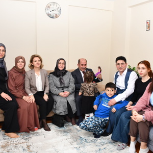 Koruyucu Ailelerimizi Sayın Valimizin Eşi Ebru ŞAHİN Hanımefendinin katılımıyla ziyaret ettik. - fotoğraf 4