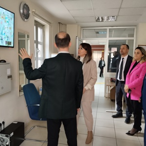 İl Müdürümüz Sayın Çiğdem AÇIKYILDIZ KAZEL ,İl Müdürlüğümüzde görev yapan personellerimizle görüşerek yürütülen çalışmalar hakkında bilgi aldı. - fotoğraf 6