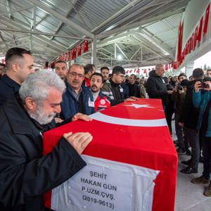 Şehidimiz P.Uzm.Çvş. Hakan Gün Dualarla Ebediyete Uğurlandı - fotoğraf 3
