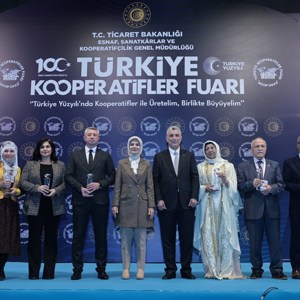 Aile ve Sosyal Hizmetler Bakanımız Göktaş, Teknolojiyle İlgilenen Kadınlara Yapay Zekayla Hazırlanan Metinden Seslendi - fotoğraf 2