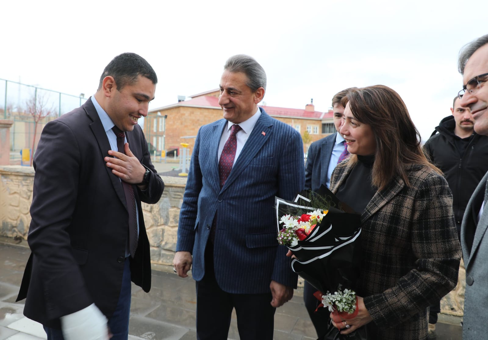  Valimiz  Sayın Erol Karaömeroğlu'ndan Engelsiz Yaşam Bakım Rehabilitasyon ve Aile Danışma Merkezimize Ziyaret.