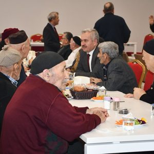 İl Müdürümüzden Güldal Akşit Huzurevi Ziyareti - fotoğraf 1