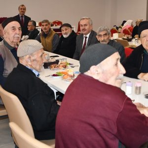 İl Müdürümüzden Güldal Akşit Huzurevi Ziyareti - fotoğraf 2