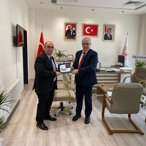 Çanakkale PTT Başmüdürü Alpaslan Ergün GÜR, İl Müdürümüz Şuayip ÜNER’i makamında ziyaret etti. - fotoğraf 1