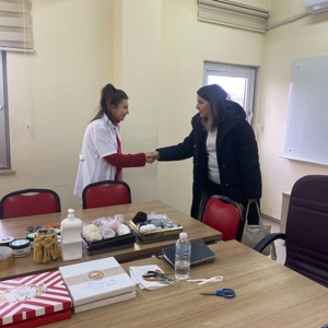 İl Müdürümüz Sayın Çiğdem AÇIKYILDIZ KAZEL ,Engelsiz Yaşam Bakım Rehabilitasyon ve Danışma Merkezimizde görev yapan personellerimiz ile görüşerek yürütülen çalışmalar hakkında bilgi aldı. - fotoğraf 2
