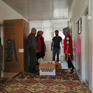 Şefkat Elçilerimiz Yangında Evi Zarar Gören Vatandaşımıza Hızır Gibi Yetişti - fotoğraf 2