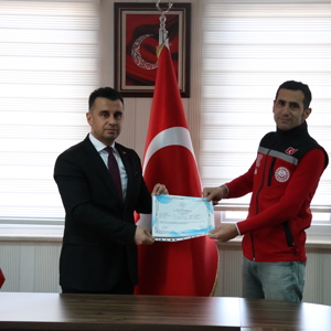 Hayat Boyu Öğrenme Genel Müdürlüğü Sertifikasyonu kapsamında Kurs Bitirme Belgeleri Takdim Edildi. - fotoğraf 1