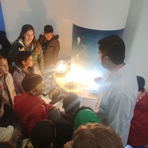 Bugünün çocukları, geleceğin bilim insanları...    Çocuklarımız Mercan İklim ve Çevre Bilim Merkezi gezisinde farklı deneyimler yaşayarak güzel zaman geçirdiler. - fotoğraf 2