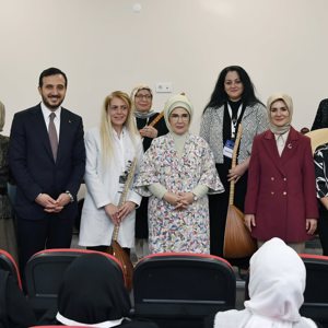 Emine Erdoğan Hanımefendi ve Bakanımız Mahinur Özdemir Göktaş "Büyüklerimiz Değerlerimiz Projesi" Açılışına Katıldı - fotoğraf 4