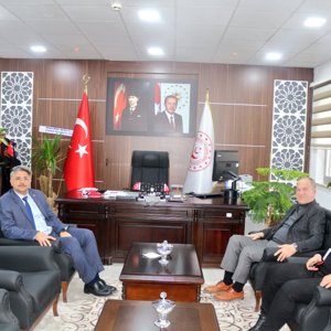 Kızılay Sivas Şube Başkanı Fikret Doğruyol, İl Müdürümüz Özgür Kırmızıtaş'ı Ziyaret Etti - fotoğraf 1