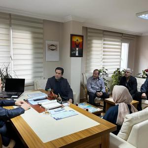 Mersin Romenler ve Müzisyenler Derneği Başkanı Talip MOĞOLTEKİN ve dernek üyeleri, İl Müdürümüz Naci YILMAZ'ı ziyaret etti. - fotoğraf 1