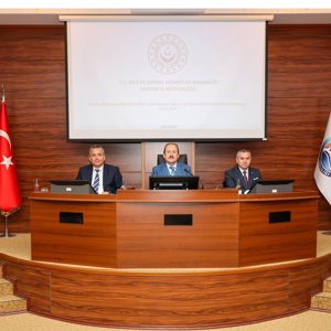 Valimiz Ali Hamza Pehlivan başkanlığında, Kadına Yönelik Şiddetle Mücadele İl Koordinasyon İzleme ve Değerlendirme Komisyonu’nun 2024 yılı ilk toplantısı gerçekleştirildi.Valimiz Ali Hamza Pehlivan başkanlığında, Kadına Yönelik Şiddetle Mücadele İl Koordinasyon İzleme ve Değerlendirme Komisyonu’nun 2024 yılı ilk toplantısı gerçekleştirildi. - fotoğraf 1