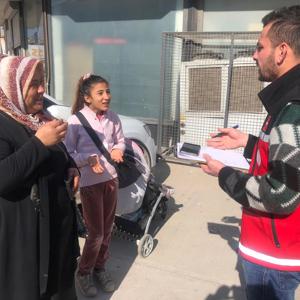 #TarsusSHM Mobil Ekiplerimizce, ilçenin işlek noktalarında ‘’#ÇocukHakları ve #Çocukİşçiliği’’ ile ilgili rehberlik yapılarak broşür dağıtımı gerçekleştirildi.    #ÇocuklarGüvendeProjesi - fotoğraf 1