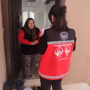 SHM'lerimizde, #ÇocuklarGüvendeProgramı İzleme kapsamında, depremden etkilenen aile ve çocukların düzenli olarak ziyareti yapılmakta, ailelere yaşadıkları kayıplardan dolayı #PsikososyalDestek sağlanmaktadır.     📍Toroslar - fotoğraf 1