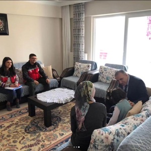 İl Müdürümüz ile birlikte ilimizde ikamet eden depremzede ailelerimizi ziyaret ettik. - fotoğraf 3