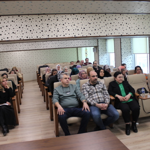 ÇALIŞMA HAYATINDA ÇATIŞMA ÇÖZÜMLEMESİ KONULU AİLE SÖYLEŞİSİ GERÇEKLEŞTİRİLDİ - fotoğraf 1