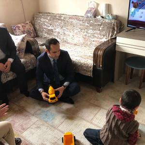 İl Müdürümüz Naci YILMAZ, #KoruyucuAile birimimizle birlikte Koruyucu ailemizi ve çocuklarımızı ziyarette bulundu.   Mutlu, güvenli ve sevgi dolu bir yuva her çocuğun hakkı.  - fotoğraf 1