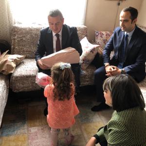 İl Müdürümüz Naci YILMAZ, #KoruyucuAile birimimizle birlikte Koruyucu ailemizi ve çocuklarımızı ziyarette bulundu.   Mutlu, güvenli ve sevgi dolu bir yuva her çocuğun hakkı.  - fotoğraf 2