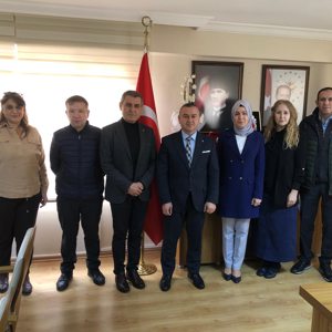 Bakanlığımıza bağlı özel engelli bakım merkezlerini denetlemek için ilimize gelen Bakım Hizmetleri Kalite Standartları Değerlendirme Heyeti, İl Müdürümüz Naci YILMAZ ile görüştü. - fotoğraf 1