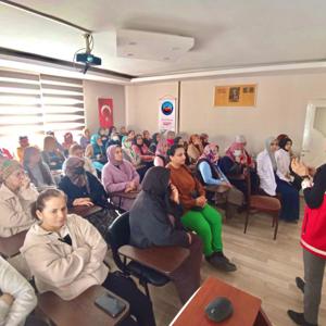 #ToroslarSHM, Aile Destek ve Sosyal Dayanışma Merkezi (SODAM) kursiyerlerine ''Psikiyatrik/Nörolojik Rahatsızlıklar ve Sağlıklı İletişim'' konularında eğitim düzenledi.      - fotoğraf 1
