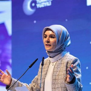 Emine Erdoğan Hanımefendi ve Bakanımız Göktaş "Yüzyılın Kadın İstihdamı 'İş-Pozitif' Tanıtım Programı"nda Kadın Girişimcilerle Buluştu - fotoğraf 3