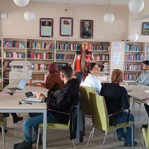 Kadına Yönelik Şiddetle Mücadele çalışmaları kapsamında sivil vatandaşlara yönelik bilgilendirmeler her alanda devam ediyor. - fotoğraf 3
