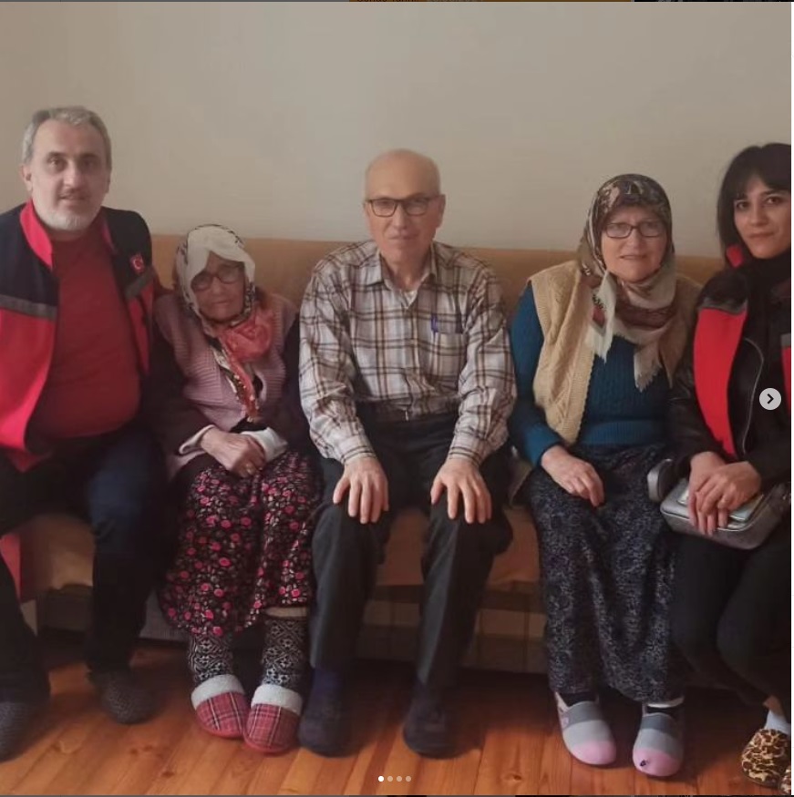 Devletimizin bekâsı uğruna canını feda eden Aziz Şehitlerimizin bizlere emaneti kıymetli ailelerini ziyaret ettik...