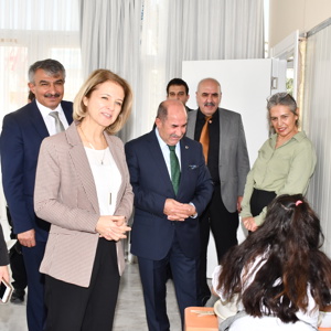 Sayın Valimizin Eşi Ebru ŞAHİN Hanımefendinin katılımıyla Çocuk Kuruluşumuzda El Sanatları Atölyesi Açılışını Yaptık - fotoğraf 13