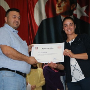 Yüksekova Sosyal Hizmet Merkezi'nde sertifika töreni - fotoğraf 4