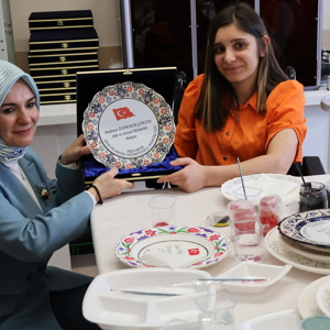 "Aziz Hatıralarımıza Vefa Projesi" Sn. Mahinur ÖZDEMİR GÖKTAŞ'ın Katılımlarıyla Tanıtıldı - fotoğraf 1