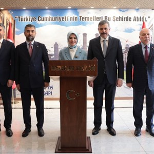 Bakanımız Mahinur Özdemir Göktaş: “Türkiye'de ilk kez yapılan Yaşlı Profili Araştırması kapsamında 22 bin 640 hanede 9 başlıkta yüz yüze görüşmeler gerçekleştirdik” - fotoğraf 5