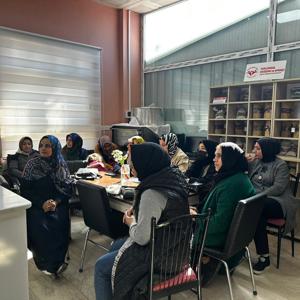 Yeşiltepe Çatom Kursiyerlerine 6284 Sayılı Kanun Kapsamında Yer Alan Hizmet Modelleri, Sosyal Destek Hatları ve KADES Uygulaması Konularında Farkındalık Eğitimi  - fotoğraf 4
