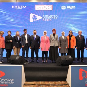 Bakanımız Mahinur Özdemir Göktaş "Televizyon Dizilerinde Kadın" Panelinin Açılışına Katıldı - fotoğraf 3