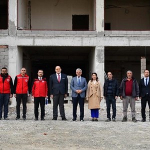 Sayın Valimiz Mehmet MAKAS, İl Müdürümüz Sayın Çiğdem AÇIKYILDIZ KAZEL ile Kırıkkale Huzurevi inşaatında incelemelerde bulundu. - fotoğraf 4