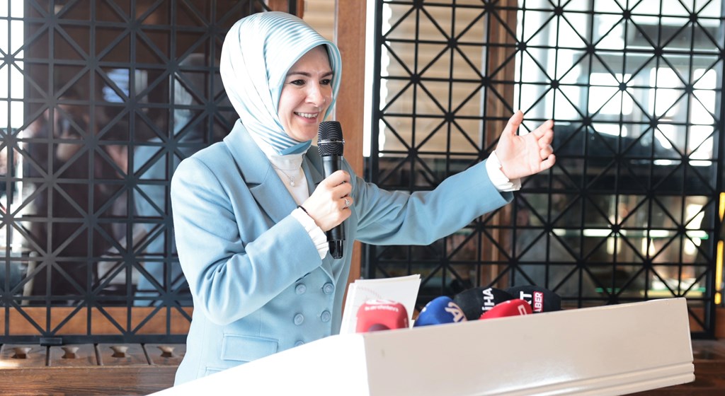 Bakanımız Mahinur Özdemir Göktaş: “Türkiye'de ilk kez yapılan Yaşlı Profili Araştırması kapsamında 22 bin 640 hanede 9 başlıkta yüz yüze görüşmeler gerçekleştirdik”