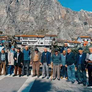 #MerzifonHuzurevi, dün ile bugün arasında köprü olan, tecrübeleri ile bize ışık tutan büyüklerimizle ilimizin tarihi ve kültürel miraslarına ziyaret. - fotoğraf 1