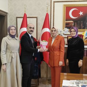8 MART DÜNYA KADINLAR GÜNÜ KUTLU OLSUN - fotoğraf 1