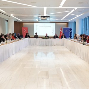 Aile ve Sosyal Hizmetler Bakanımız Mahinur Özdemir Göktaş: “Bakanlık olarak kadının hayatın her alanında güçlendirilmesi için çalışmalarımızı sürdüreceğiz” - fotoğraf 2