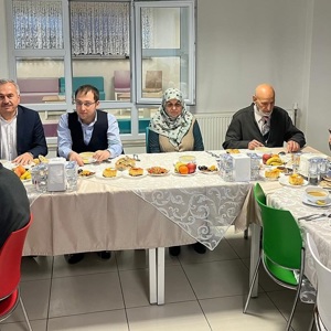 Tosya Huzurevinde Değerli Büyüklerimizle İftar Programı - fotoğraf 1