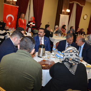 Şehit Aileleri, Gaziler ve Aileleri Onuruna İftar Yemeği Düzenlendi - fotoğraf 4