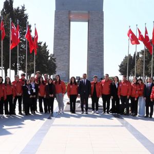 Şehit Ve Gazi Çocuklarımız Vatan Sevgisi Sembolü Olan Bayrak Devir Teslim Törenini Gerçekleştirdiler. - fotoğraf 4