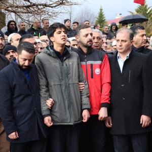  Cumhurbaşkanı Yrd. Sn. Cevdet YILMAZ, Sn. Valimiz Ahmet Hamdi USTA, Mv. Sn. Feyzi Berdibek , Sn. Zeki Korkutata, İl Müdürümüz Abdulbari AKSOY, Şehit Tabip Teğmen Hulusi Elçi'nin cenaze törenine katıldılar. - fotoğraf 4