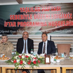 18-24 Mart Yaşlılar Haftası münasebetiyle İl Müdürlüğümüz tarafından düzenlenen İftar programına Sayın Valimiz Ahmet Hamdi USTA,İl Protokolü,İl Müdürümüz Abdulbari AKSOY ve kıymetli yaşlılarımız katılım sağladılar. - fotoğraf 3