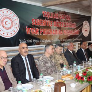 18-24 Mart Yaşlılar Haftası münasebetiyle İl Müdürlüğümüz tarafından düzenlenen İftar programına Sayın Valimiz Ahmet Hamdi USTA,İl Protokolü,İl Müdürümüz Abdulbari AKSOY ve kıymetli yaşlılarımız katılım sağladılar. - fotoğraf 8