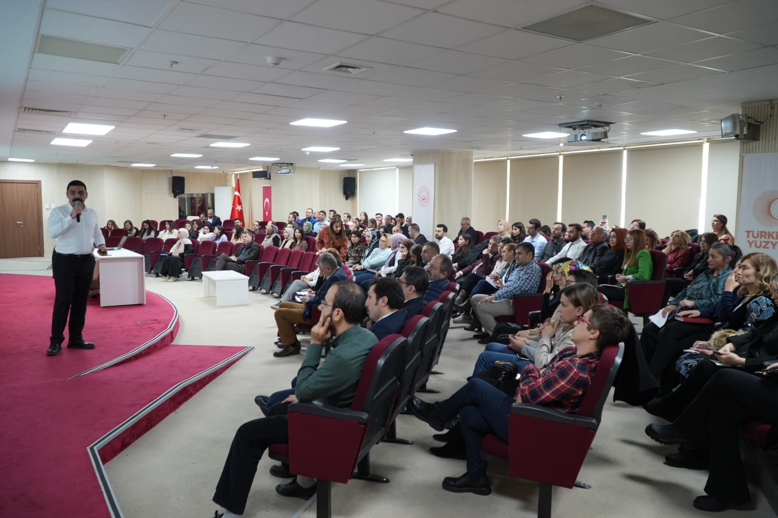 Genel Müdürlüğümüz ve Türkiye Yeşilay Cemiyeti İş Birliğiyle “Madde ve Teknoloji Bağımlılığı ile Mücadele” Eğitimi Gerçekleştirildi