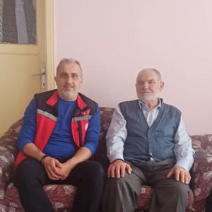 Aziz Şehitlerimizin bizlere emaneti kıymetli ailelerini ve şanlı tarihimizin ebedi kahramanları çok kıymetli Gazilerimizi ziyaret ettik... - fotoğraf 3