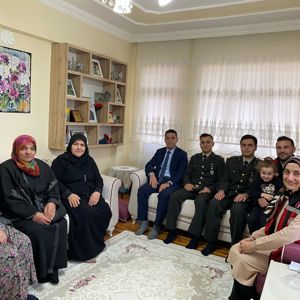18 Mart Çanakkale Zaferi ve Şehitleri Anma Günü Şehit ve Gazi Ziyaretleri - fotoğraf 3