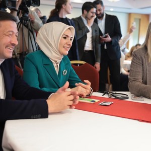 Aile ve Sosyal Hizmetler Bakanımız Mahinur Özdemir Göktaş İzmir’de "Kadın Buluşması"nda Konuştu: - fotoğraf 3