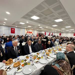 Kahramanlarımız ve Kıymetli Yakınları ile İftardayız - fotoğraf 2